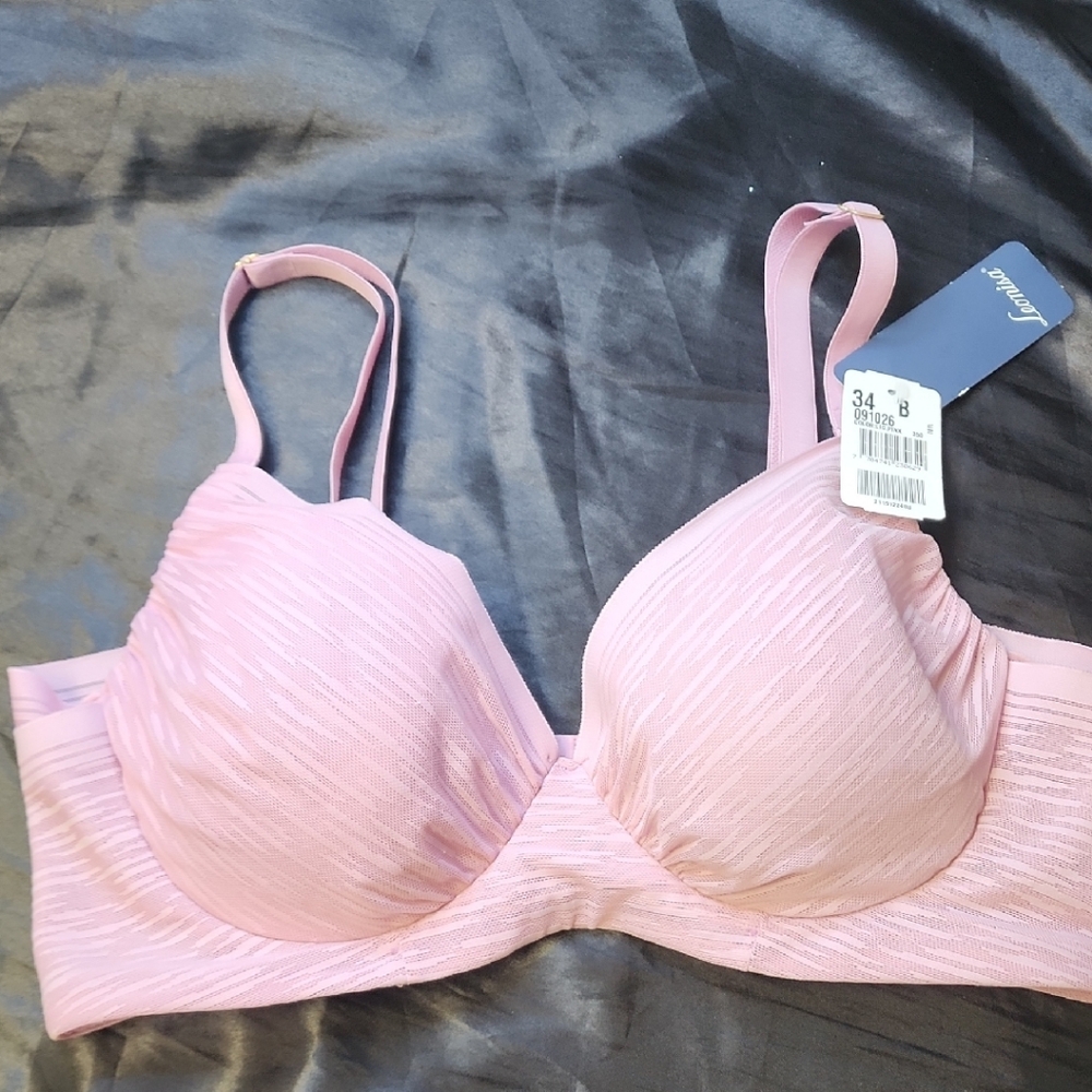 Vanity Fair Pink Bra with Molded Cups and Adjustable Straps